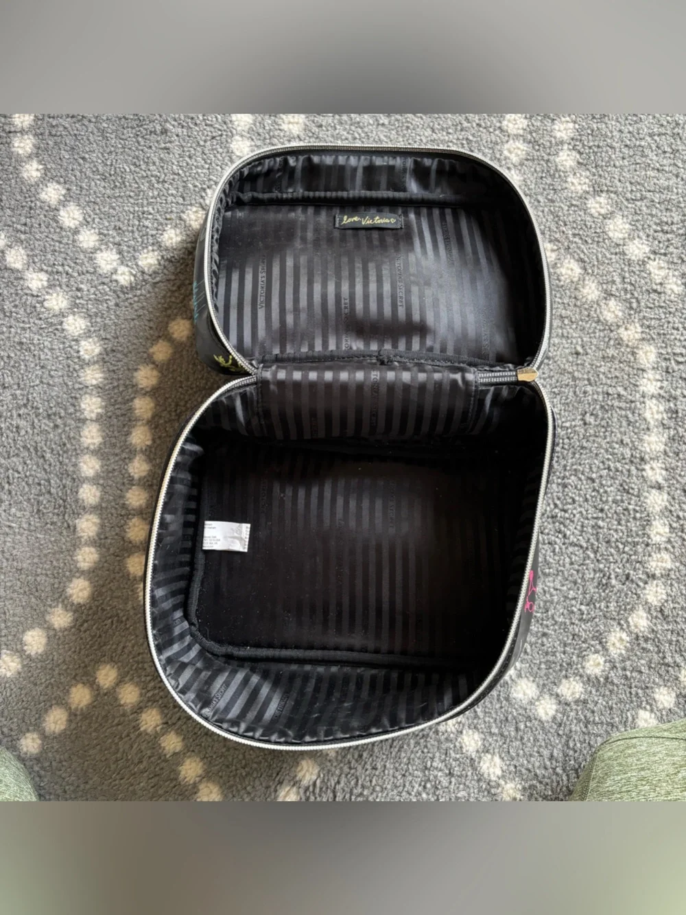 Victoria's Secret - Paradise Weekender Cosmetic Makeup Bag